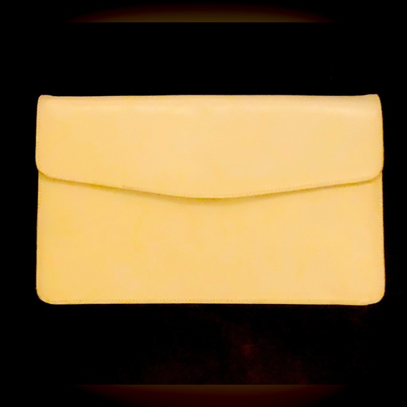 Vintage John Hort 1970s Designer Over the Shoulder Letter Format Cream Purse - Picture 2 of 7